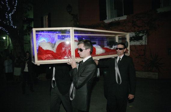 La Mort Du Pere Noel Euthanasie D Un Mythe Coproductions In Situ